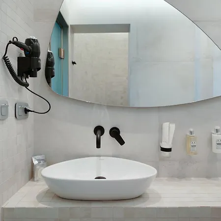 Ξενοδοχείο με διαμερίσματα Moderi Luxury