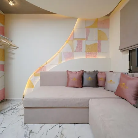 מלון דירות Moderi Luxury 4*