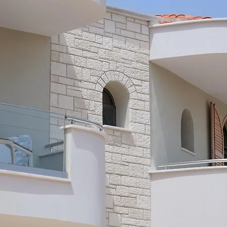 Moderi Luxury 스칼라 포타미아스
