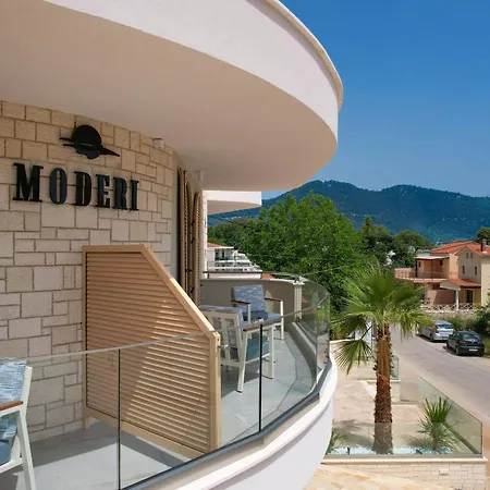 מלון דירות Moderi Luxury 4*